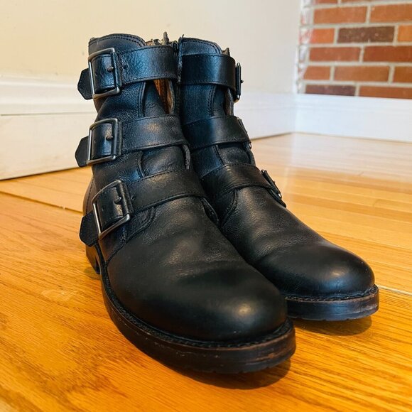 Frye Biker Chelsea Boots Combat Moto Natalie Triple Buckle Black Leather 6.5 B - Picture 9 of 16